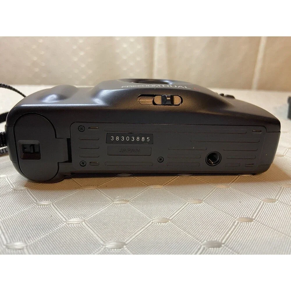 MINOLTA Freedom Dual C AF - 35mm Film Point And Shoot Camera UNTESTED